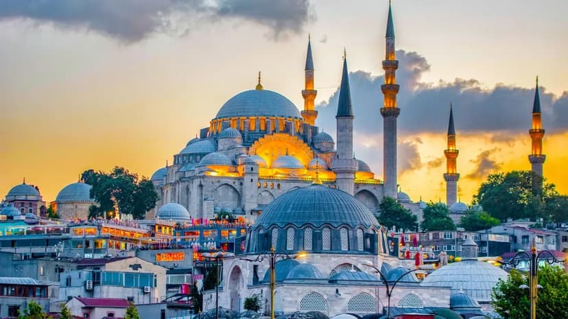 Istambul, Turquia Mesquita Süleymaniye ao pôr do sol